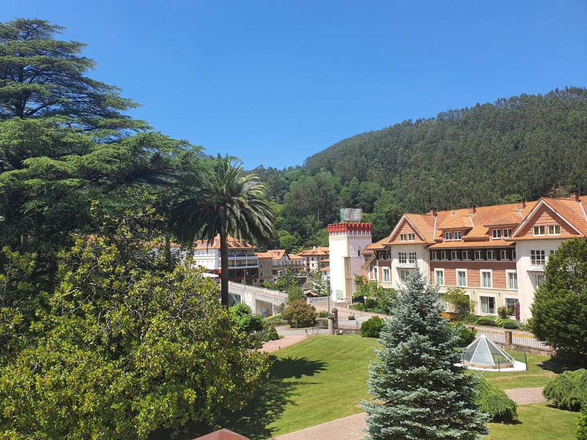 Gran Hotel Balneario De Puente Viesgo Exterior foto