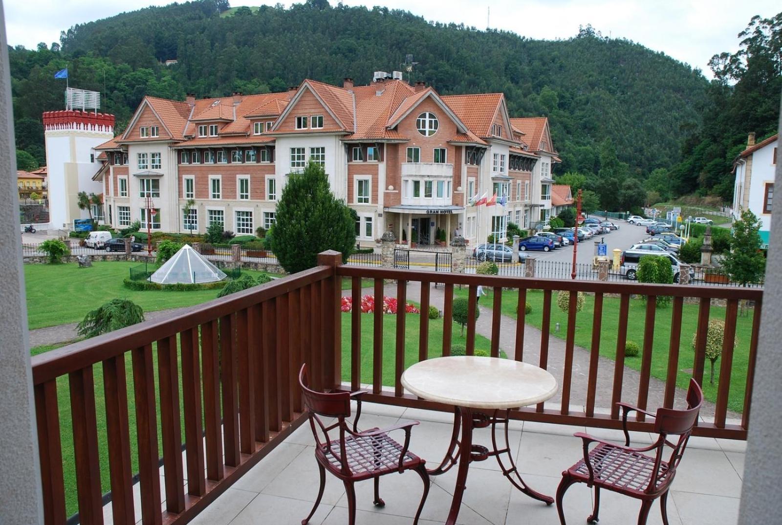 Gran Hotel Balneario De Puente Viesgo Exterior foto